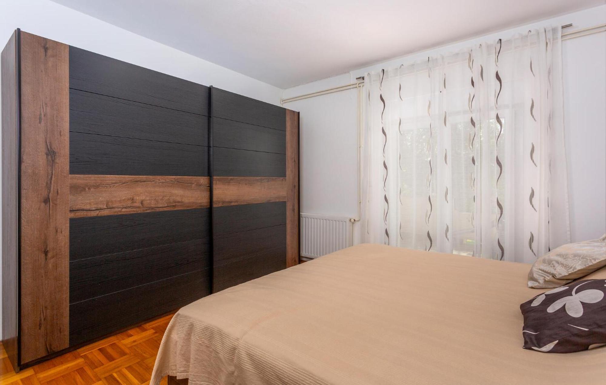 Stunning Apartment In Krk With Kitchen クルク エクステリア 写真