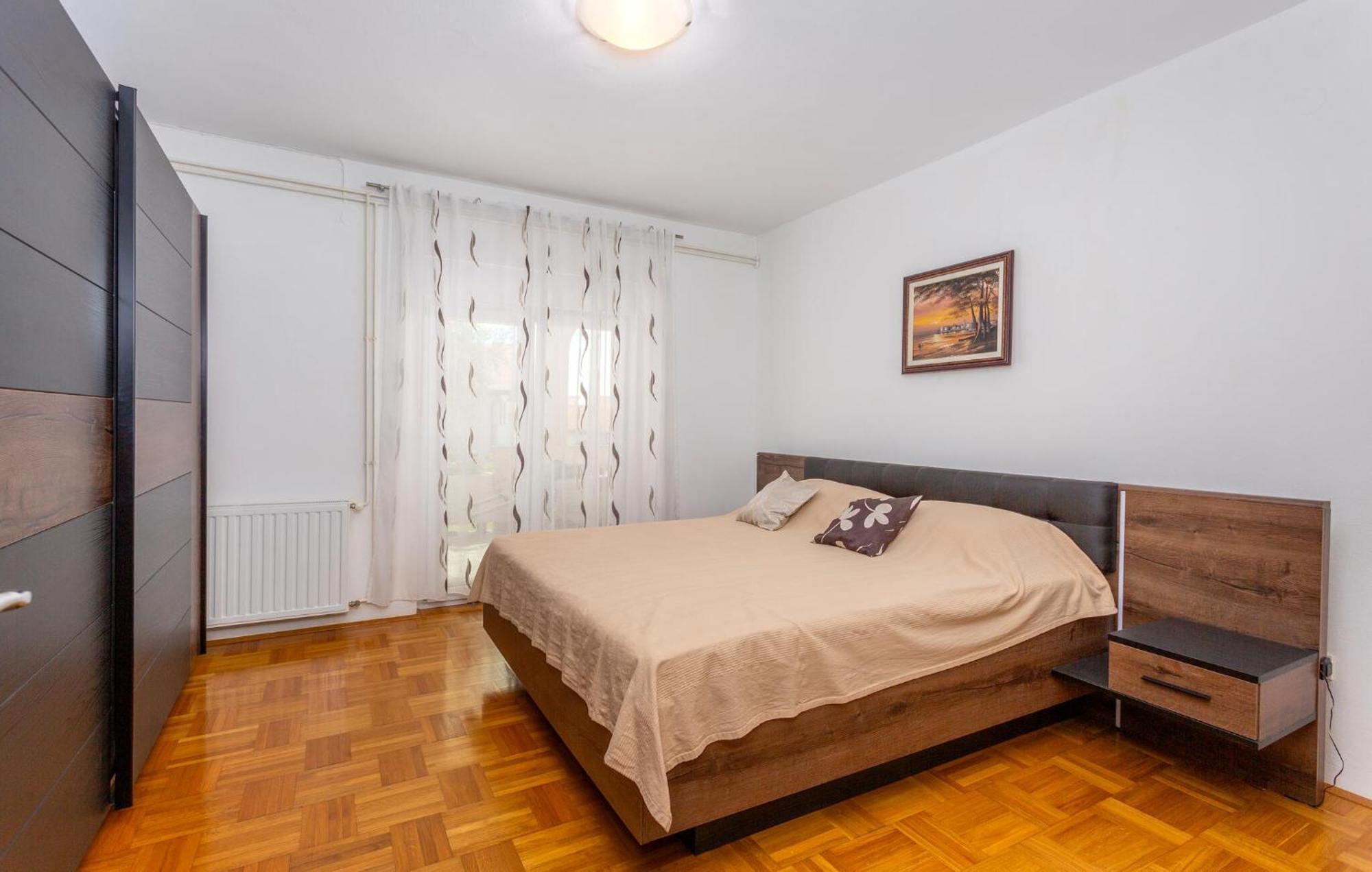 Stunning Apartment In Krk With Kitchen クルク エクステリア 写真