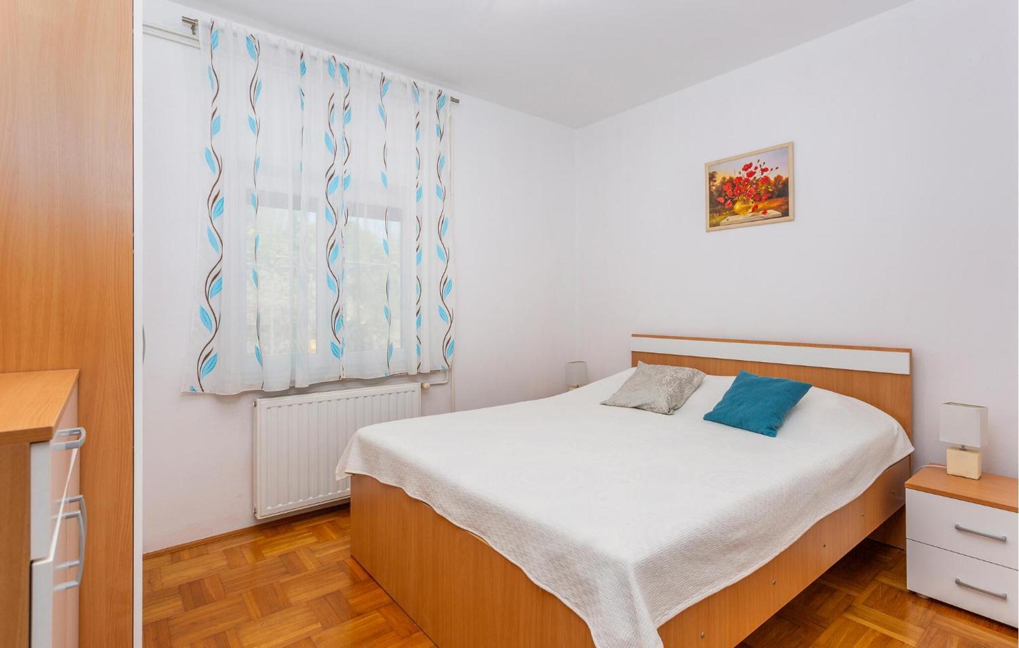 Stunning Apartment In Krk With Kitchen クルク エクステリア 写真
